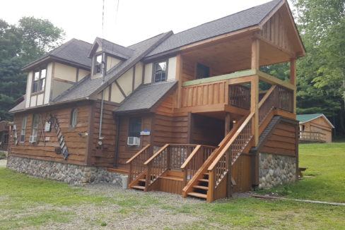 Mardi Gras Cabin #3 Stone Mountain Chalet Summer Rentals Ellicottville NY